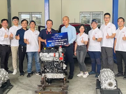 Ford Việt Nam Trao Tặng Động Cơ, Hộp Số, Tích Cực Đóng Góp Vào Phát Triển Giáo Dục Bền Vững Tại Việt Nam