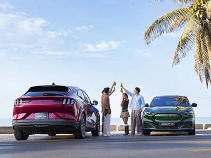Mẫu xe điện Ford Mustang Mach-E phong cách SUV thể thao hiện đại.