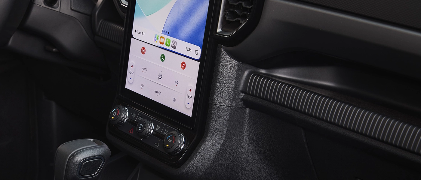 interior infotainment on overview