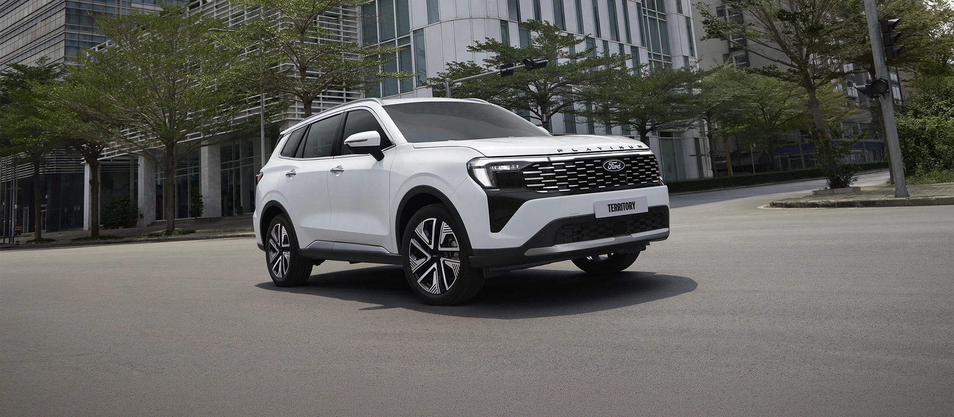 Ford Territory Platinum in frozen white