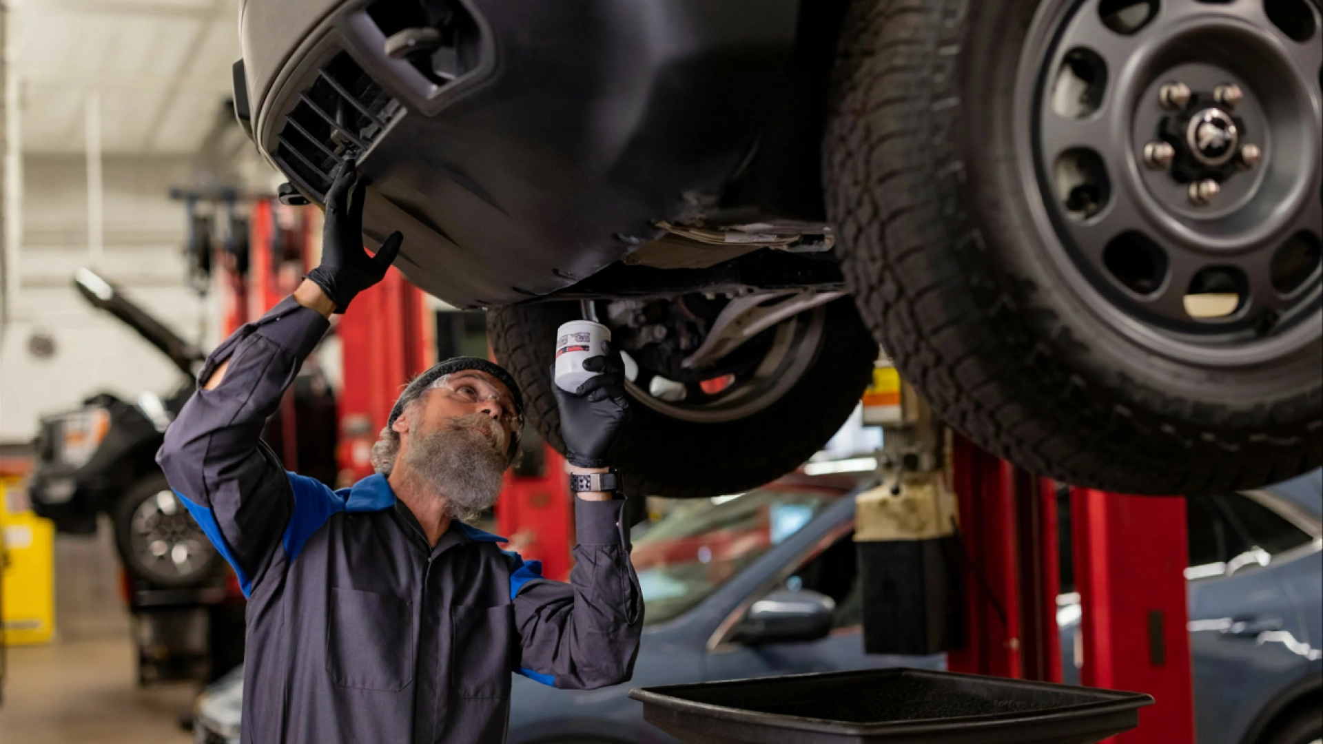 car servicing on static