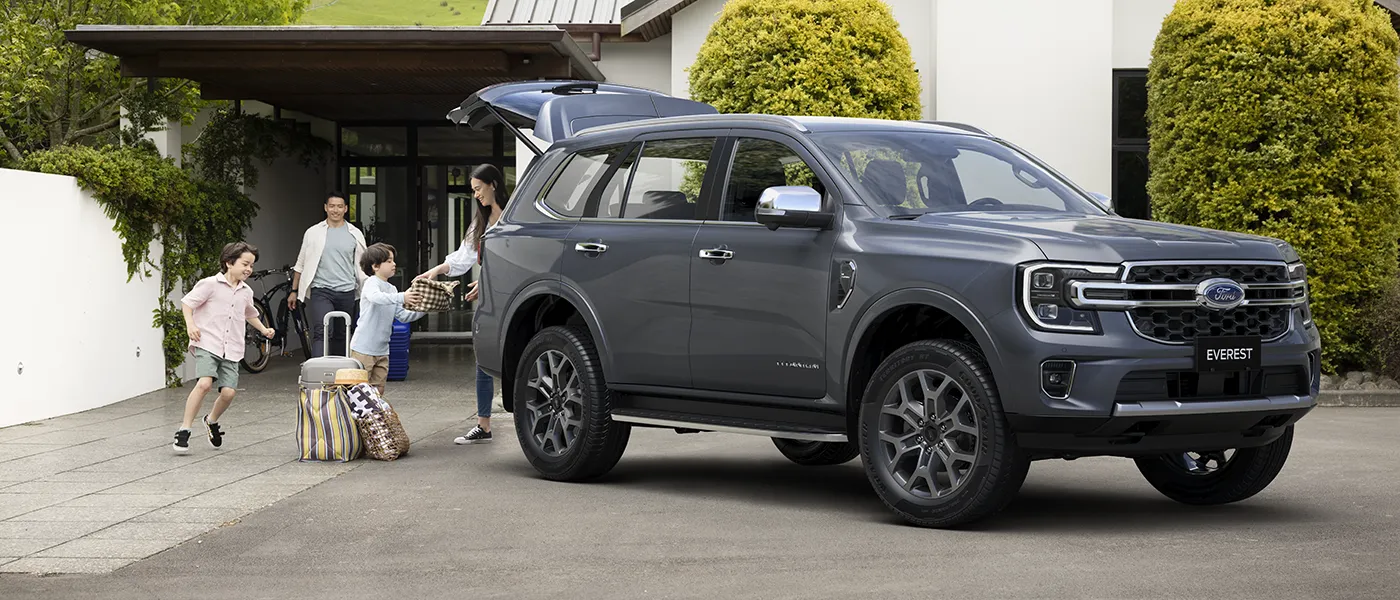 Ford Everest SUV 7 cho phu hop cho gia dinh dong nguoi nhieu the he